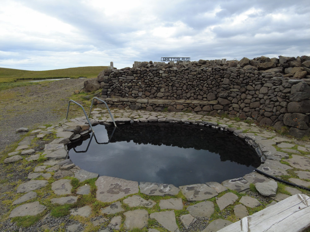 grettislaug hot spring - iceland - source chaude islande