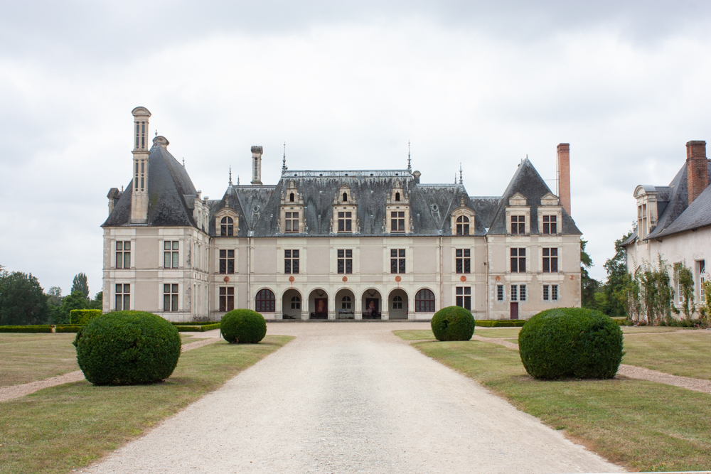 Chateau De Beauregard