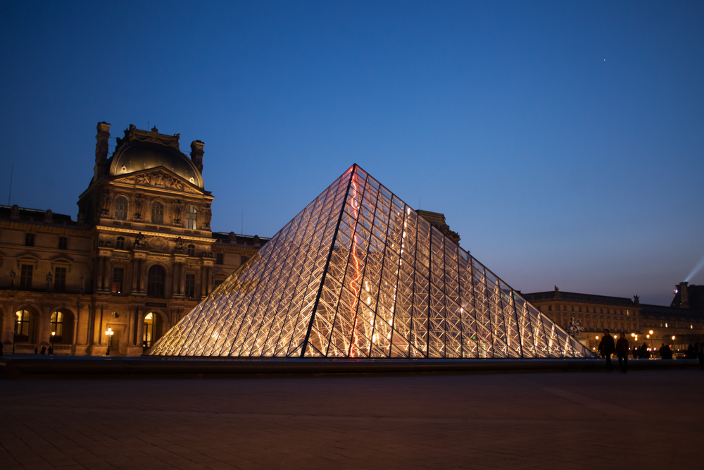 pyramide du Louvre - Paris